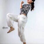 Dharsha Gupta Instagram - 🤍யாரோடும் பகை இல்லாமல் புன்னகைத்து வாழுங்கள்🤍 🤍Happy Weekend🤍 M&H- @brushed_with_dharshu Pic- @sathish_photography49