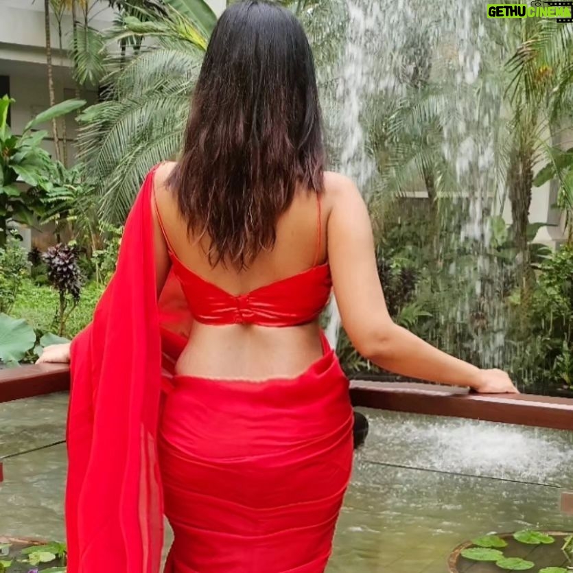Dharsha Gupta Instagram - ❤உன் வாழ்க்கையை நீ உண்மையாக நேசி❤