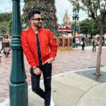Dheeraj Dhoopar Instagram – Last of the lot ☝️😎 Disneyland Hongkong