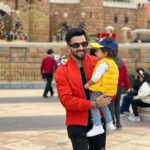Dheeraj Dhoopar Instagram – My Monkey ♥️ Disneyland Hongkong