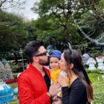 Dheeraj Dhoopar Instagram – The life of our dreams 🧿❤️ 
Cheers to 2024 & all the magical things yet to 
happen💫🍀 Disneyland, Hongkong