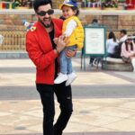 Dheeraj Dhoopar Instagram – The life of our dreams 🧿❤️ 
Cheers to 2024 & all the magical things yet to 
happen💫🍀 Disneyland, Hongkong