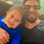 Dheeraj Dhoopar Instagram - The kind of content you make when you are travelling with a child. 😍♥️ HarbourCity