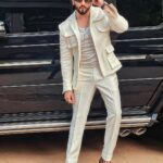 Dheeraj Dhoopar Instagram - 🐇