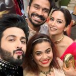 Dheeraj Dhoopar Instagram – Happy Diwali with my lovelies ♥️

Kurta by @bharat_reshma ♥️