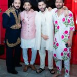 Dheeraj Dhoopar Instagram - Happy Diwali with my lovelies ♥️ Kurta by @bharat_reshma ♥️