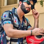 Dheeraj Dhoopar Instagram - 🎧