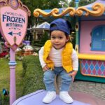 Dheeraj Dhoopar Instagram – My Monkey ♥️ Disneyland Hongkong
