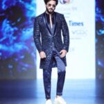 Dheeraj Dhoopar Instagram – DHEERAJ DHOOPAR X DHANESHSAMEER X BOMBAYTIMES FASHION WEEK !! 

MUAH : @sahil_anand_arora