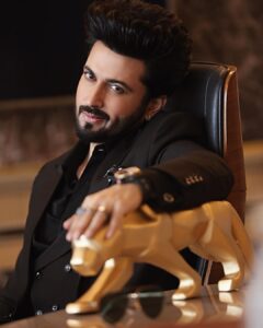 Dheeraj Dhoopar Instagram - Aa raha hoon.. 😈
