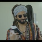 Dheeraj Dhoopar Instagram - Let the #TATLUBAAZ -i begin 🧔🏻🎭 #CastReveal @nargisfakhri @divyaagarwal_official @thegagananand @zeishanquadri83 @karishmamodi23 @aakashdeeparora @imvaquarshaikh @amandixit41 @sahitya_ka_thekedaar @baljitsinghchaddha @tanveendugal @aditya_pittie @9pm.films @vibhukashyap @muskaantomar @theepicon @fatema.contractor @abhishek.is.stoic @avnitchadha @alfarid.mulla @kuljitchadha @tatlubaaz_the_show