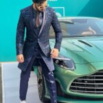 Dheeraj Dhoopar Instagram - Do you believe in love at first sight, or should I walk by again ?