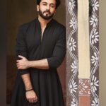 Dheeraj Dhoopar Instagram – Wanna make a deal with the devil ? 😈

Styled by : @sacorina 
Sherwani : @bharat_reshma