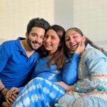Dheeraj Dhoopar Instagram - Told you not to grow up so fast, you didn’t listen 🤦🏻‍♀️ But you grew up into this lovely human being that we can’t complain ❤️🧿 It’s not unknown to you & the world that we love you to bits .. you will always be our baby girl not matter how old & tall you grow !!! Happy birthday @arorasamaira29 ❤️❤️ Now move in with us na please !?!