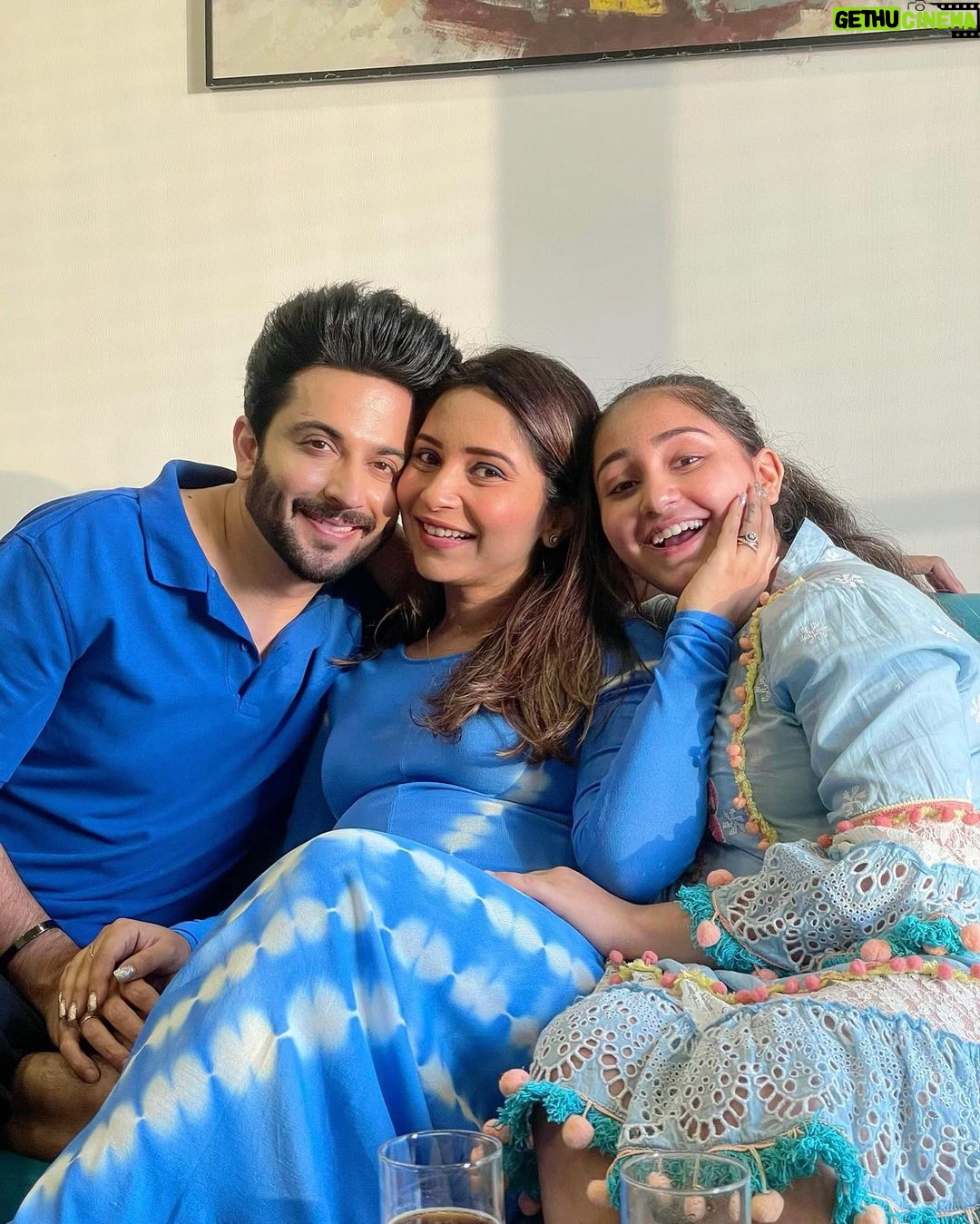 Dheeraj Dhoopar Instagram - Told you not to grow up so fast, you didn’t listen 🤦🏻♀️ But you grew up into this lovely human being that we can’t complain ❤️🧿 It’s not unknown to you & the world that we love you to bits .. you will always be our baby girl not matter how old & tall you grow !!! Happy birthday @arorasamaira29 ❤️❤️ Now move in with us na please !?!