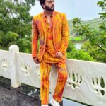 Dheeraj Dhoopar Instagram – Haldi Ready 🐥

Outfit : @bharat_reshma Udaipur – The City of Lakes