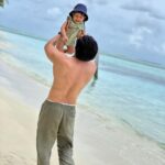 Dheeraj Dhoopar Instagram – When I hold you, life makes sense ♥️

#Zayn Villa Park, Maldives