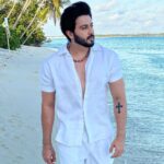 Dheeraj Dhoopar Instagram – White Stallion. 🐎 Villa Park, Maldives