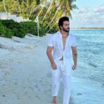 Dheeraj Dhoopar Instagram – White Stallion. 🐎 Villa Park, Maldives