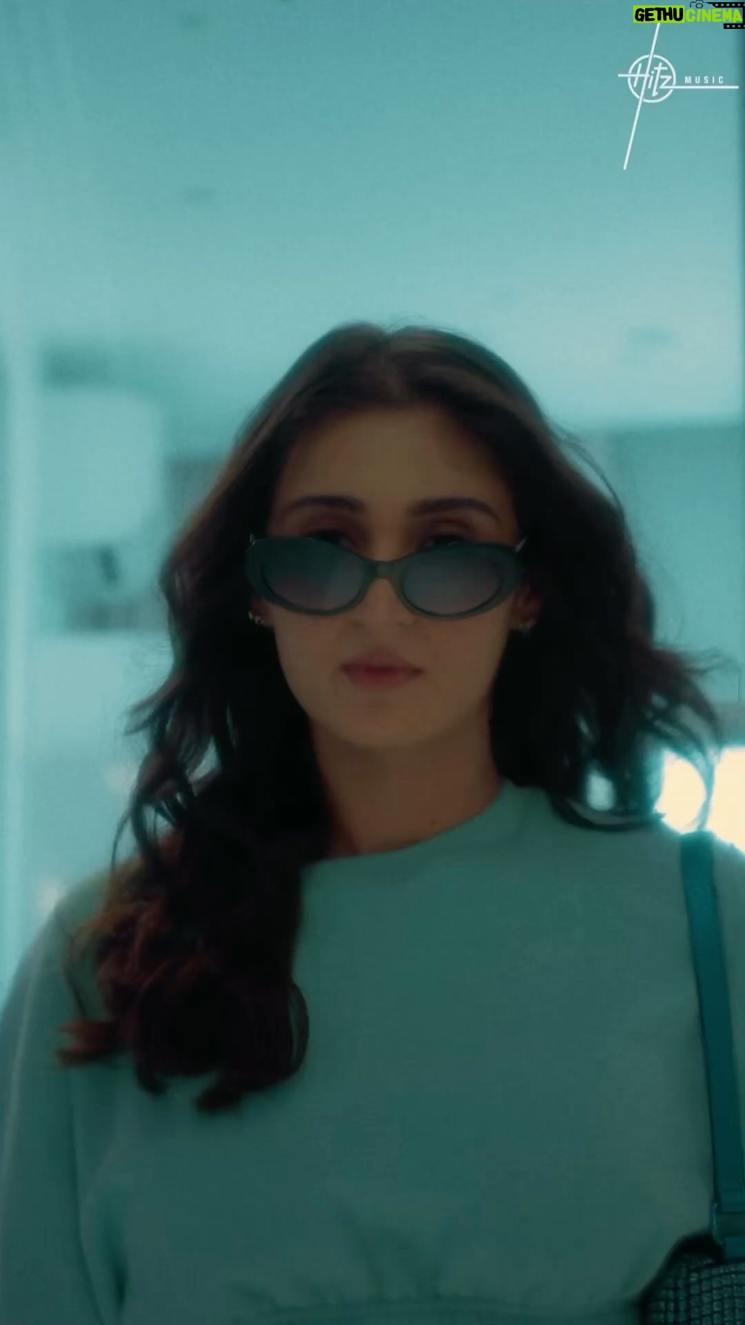 Dhvani Bhanushali Instagram - Hold On MV out now 🩵✨ @hitz.music.official @youngveer @sunnymr @vinod.bhanushali @abhishekgaikwad2611 @sujeetmahto
