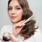 Diana Danielle Instagram - Kalau you tengok diri sendiri di cermin sekarang, what do you see? Kita bukanlah nak cari kesempurnaan tapi mesti ada yang nak diperbaiki kan? So… miliki kesempurnaan kecantikan dengan Shiseido ✨ Produk penjagaan kulit untuk mengurangkan kedutan, pudarkan bintik-bintik hitam, & give you that everlasting glow! Goodbye imperfections and hello confidence 🫶 #ALIVEwithBeauty #AsianBeautyExpert #MYShiseido #ShiseidoSkinCare #PotentialHasNoAge #PureRetinolTransformation #VitalPerfection @shiseido