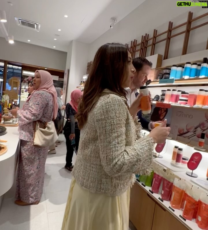 Diana Danielle Instagram - Felt such warmth and love from this event @naturamy.official. Fell in love with their vegan, renewable natural range of products, perfect for the holiday season. β€οΈβπ₯ Thank you @ferhatnazri for the invitation Outfit by @poppyland.co