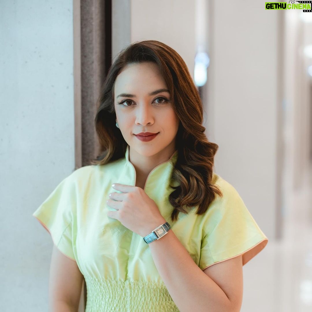 Diana Danielle Instagram - “Too busy” is a myth. I always make time for people and things that are important to me ❤️ #Eleganceisanattitude #MiniDolceVita #LonginesDolceVita #LonginesMalaysia