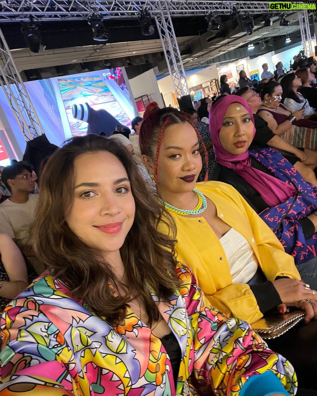 Diana Danielle Instagram - Loud & clear with @zuusaha at their show for Artober night 💫