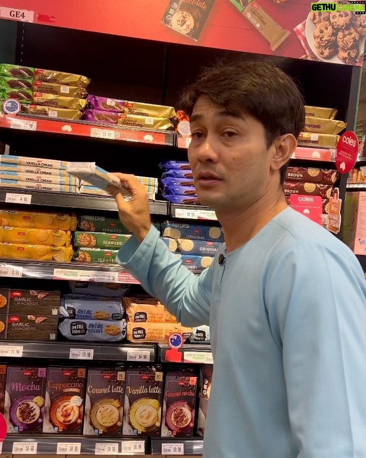 Diana Danielle Instagram - Swipe to see @faridkamilz ajuk-ajuk kita jadi influencer 😝