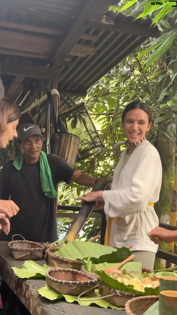 Diana Danielle Instagram - Catch my day in life on set as we go jungle shopping in Kuching Sarawak 🎥 Catch You, Me and Malaysia on TLC tonight at 8:05pm! #YouMeMalaysia @tlcseasia
