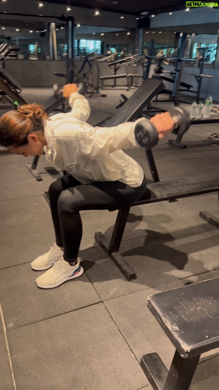 Diana Danielle Instagram - Sore body, strong 🫀 @trainbadcave