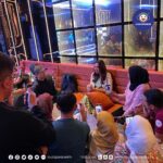Diana Danielle Instagram - The Diana Danielle Media Gathering is rocking at Loud Speaker Datum Jelatek! The crowd is electric and the event is pure awesomeness! @dianadanielleb's voice is simply incredible! 🎤🔥 @loudspeakerktv @dianadanielleb @universalmusic_my #LoudSpeakerKTV #KaraokeMalaysia #MediaGathering DATUM Jelatek Shopping Centre