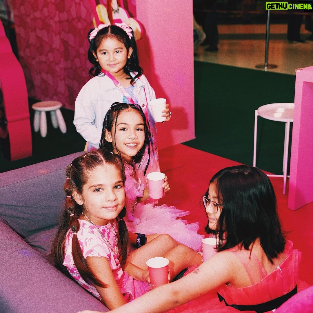 Diana Danielle Instagram - Come on Barbie, let’s go Barbie! A late post but surely an unforgettable and fun afternoon for us at the @barbie premiere, Aurora was so dolled up and ready wearing @lylamod