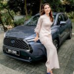 Diana Danielle Instagram - Did you know? 🤔 The Hybrid charges on its own! 🔋 Your foot on the brakes does more than just stopping the car, it charges it too! With no plug-in required. Drop by your nearest Toyota showroom to experience it! 🚙⚡️💨 #CorollaCross HybridElectric #ToyotaMY @toyotamy