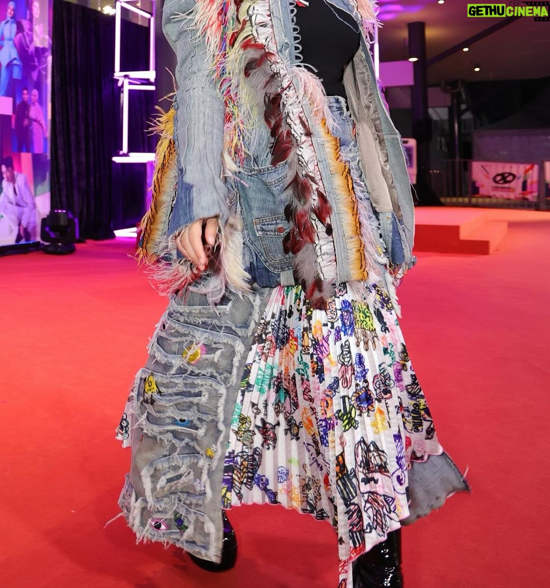 Diana Danielle Instagram - Baru sempat 🦖 #ajl38 Dressed by @melindalooi