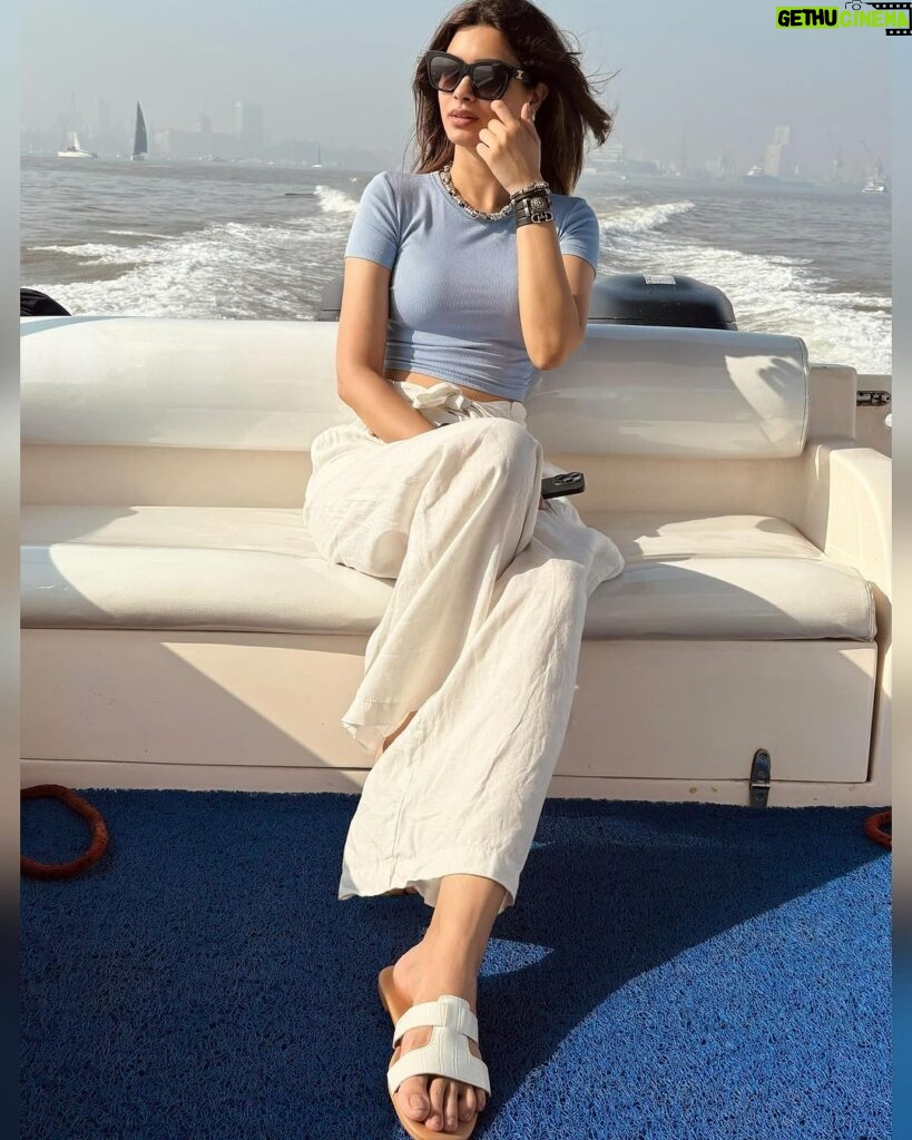 Diana Penty Instagram - Sailing into the new year like... 🌊
