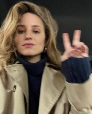 Dianna Agron Instagram - Here we go week two! Four more Carlyle shows, starting tonight!