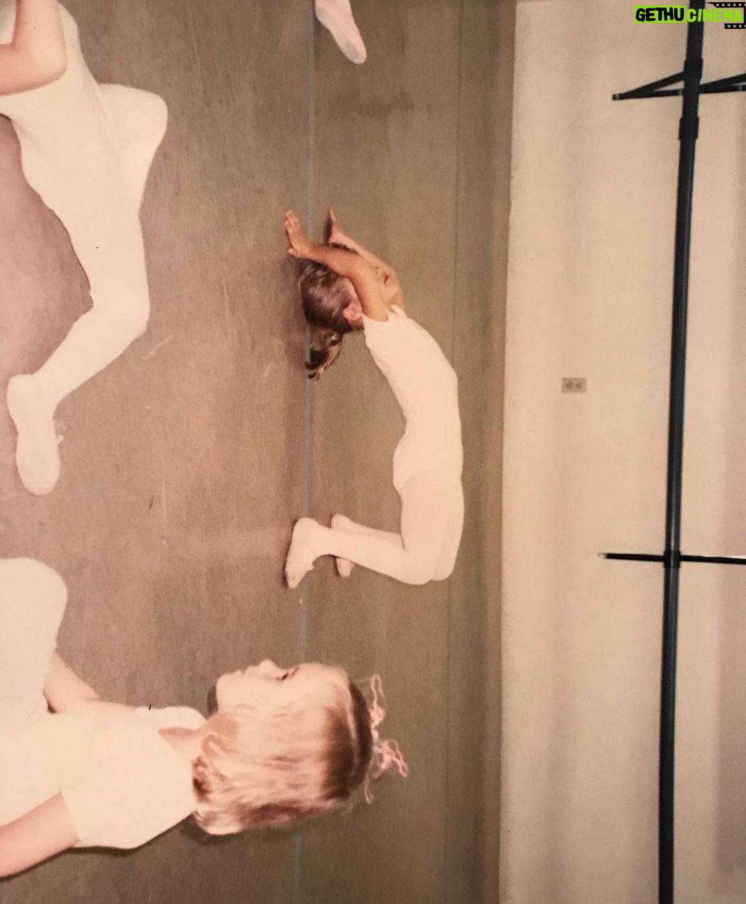 Dianna Agron Instagram - Not too dissimilar from today’s morning stretch. Hello and hi from little old me. Is it too late to say Happy New Year?