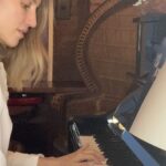 Dianna Agron Instagram - A first. Never been able to play a song to sing to on the piano. Thanks to Kyle for the request & to Sarah for my first lesson back. Far to go but happy to be here.