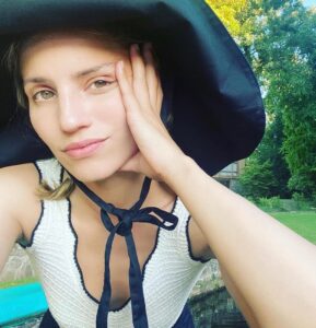 Dianna Agron Instagram - Hey. You registered?