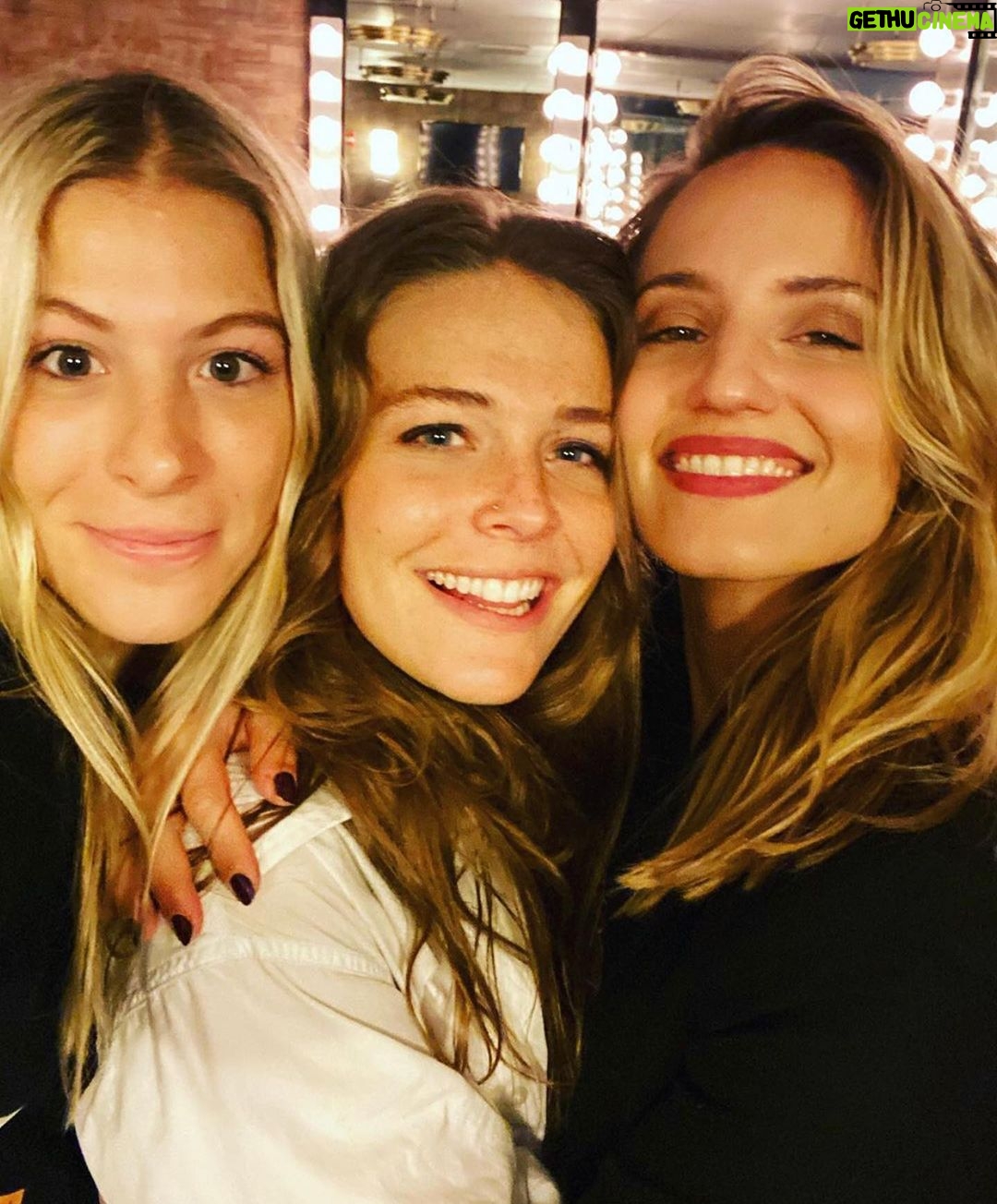 Dianna Agron Instagram - Can you say - two sold out shows at Radio City Music Hall??✨✨✨