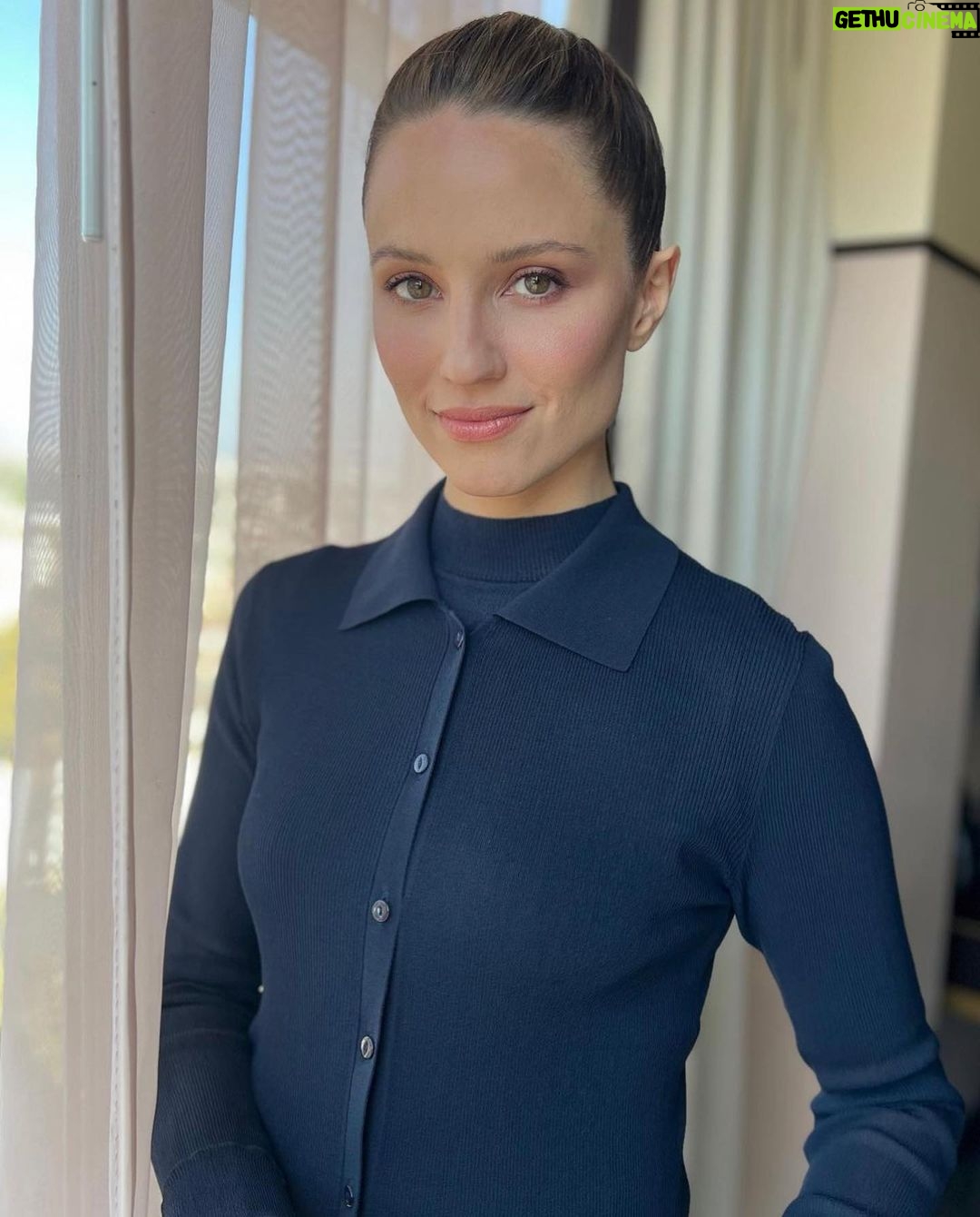 Dianna Agron Instagram - ACIDMAN with family in tow. What a wonderful weekend it was. Thank you for the movie love! 🛸