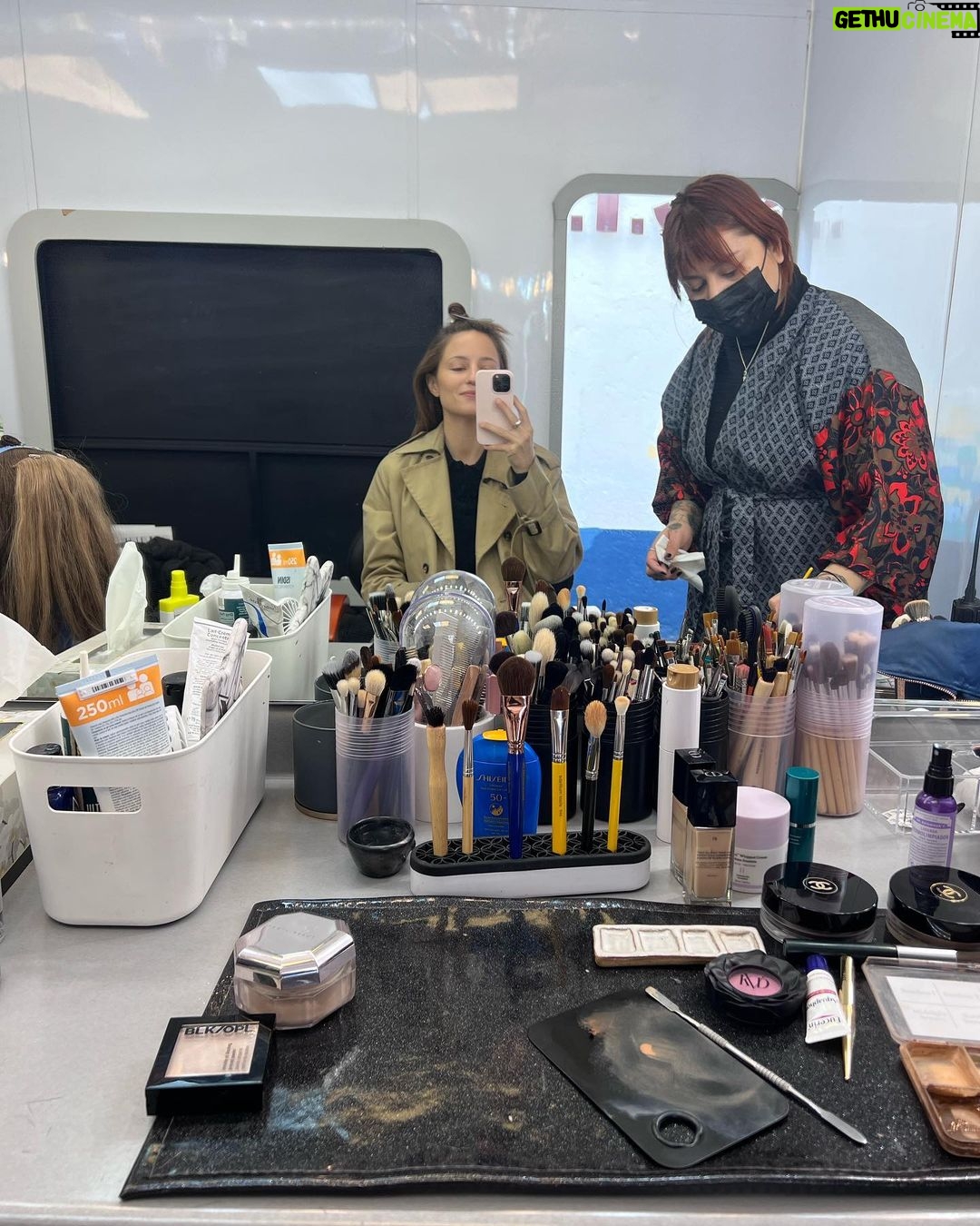 Dianna Agron Instagram - End-of-the-year shooting was wildly fun, even made it home for the last nights of Chanukah. ✨ This year was full of delightful discoveries. Looking forward to sharing all that's been created. Sending love & warmth. Always and ever so appreciative of the support.