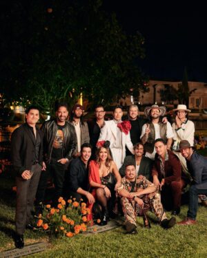 Diego Tinoco Instagram - Qué honor representar a los latinos al lado de estas leyendas, en una industria en la que hay tan pocos de nosotros. Estamos aquí para crear un impacto, hacer un cambio, hacernos sentir orgullosos de nuestra cultura y dejar un legado que valga la pena recordar. 👊🏽🇲🇽🇪🇨❤️‍🔥