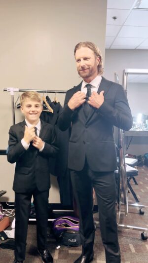 Dierks Bentley Instagram - Knox’s first time hosting an awards show ✅ #NHLAwards