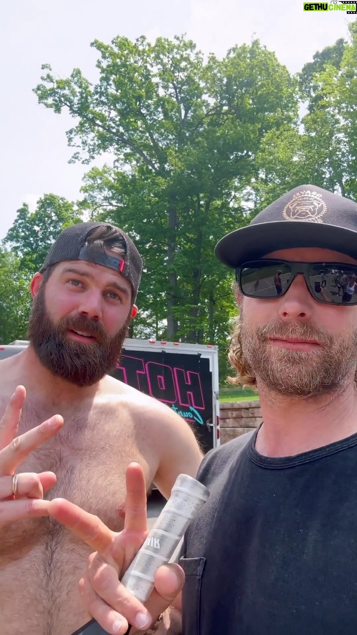 Dierks Bentley Instagram - LPP (lift, pickle, plunge) is the new GTL… 3 part plan to a successful tour… back at it this weekend, get ready @jordandavisofficial 😂 excited to have @haileywhitters in the lineup this weekend, going to be fun!