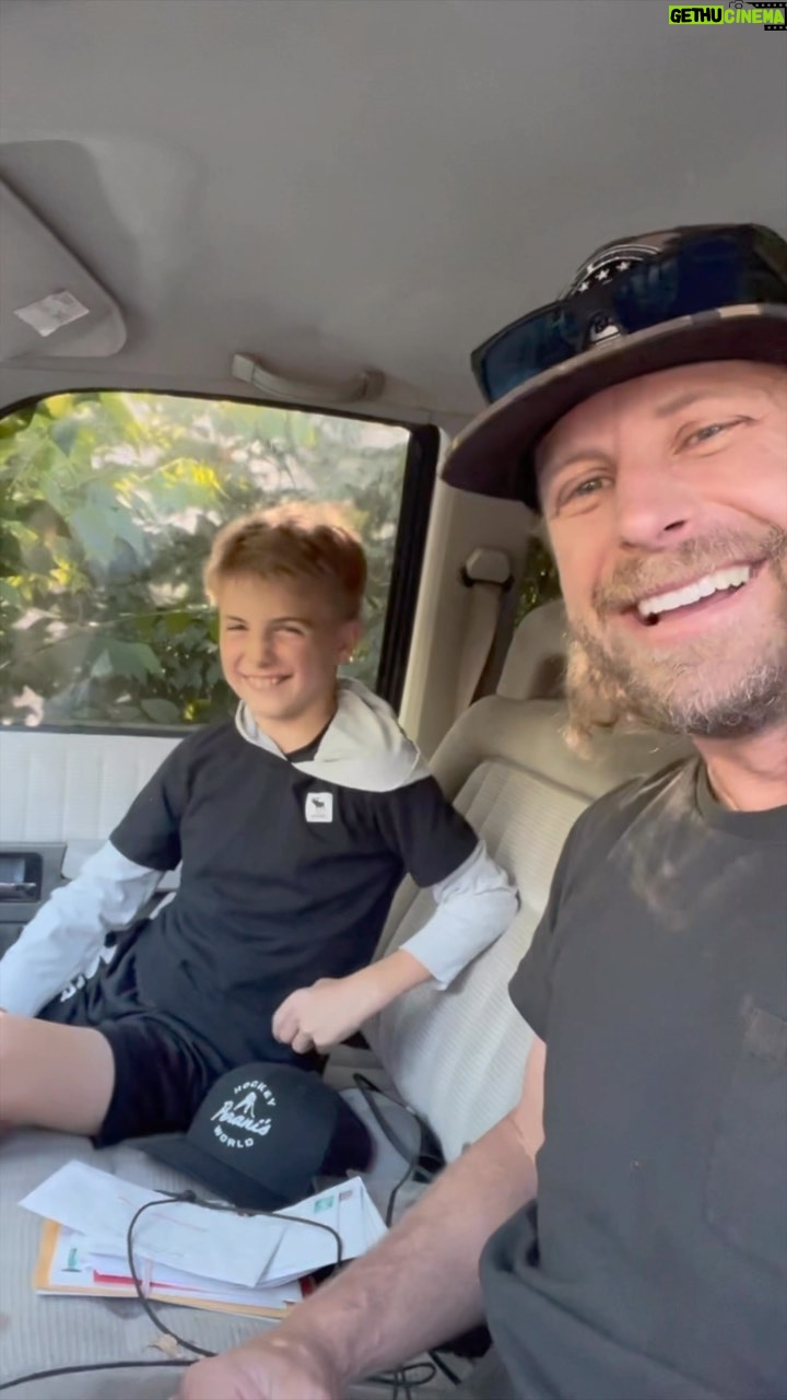 Dierks Bentley - 35.9K Likes - Gold is #1 thanks to country radio! Thank you for your support throughout my career, it’s a good thing my kids aren’t in charge of promoting my music ha!
