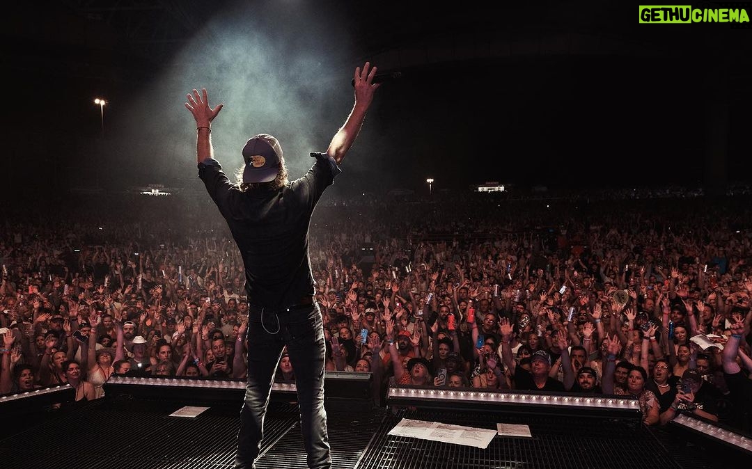 Dierks Bentley Instagram - When you’re playing a show in Florida and you have to dry the sweat from your shirt every few minutes.. haha. Y’all turned up the heat, thank you for an unforgettable three shows this weekend!