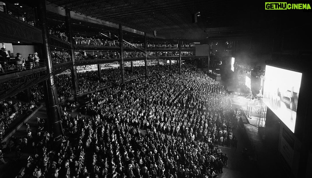 Dierks Bentley Instagram - Made some memories this weekend, a few highlights from the #GravelAndGold tour so far!