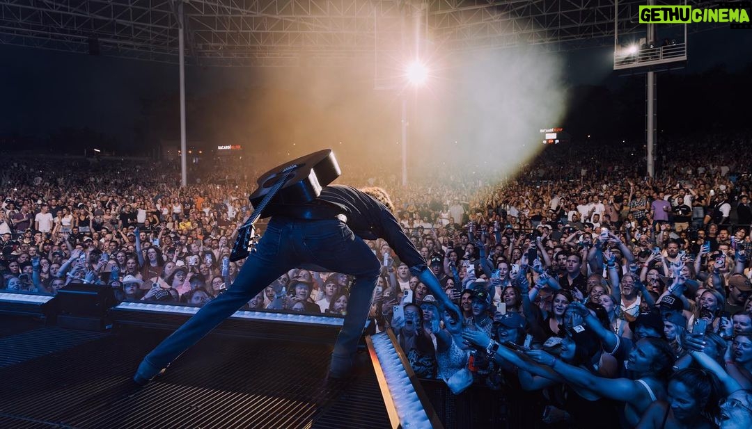 Dierks Bentley Instagram - Toronto… wow. Nothing like a sold out show to kick off the tour… y’all are going to be hard to beat! Detroit, see you guys tonight! Toronto, Ontario